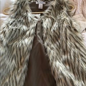 Like new fur vest